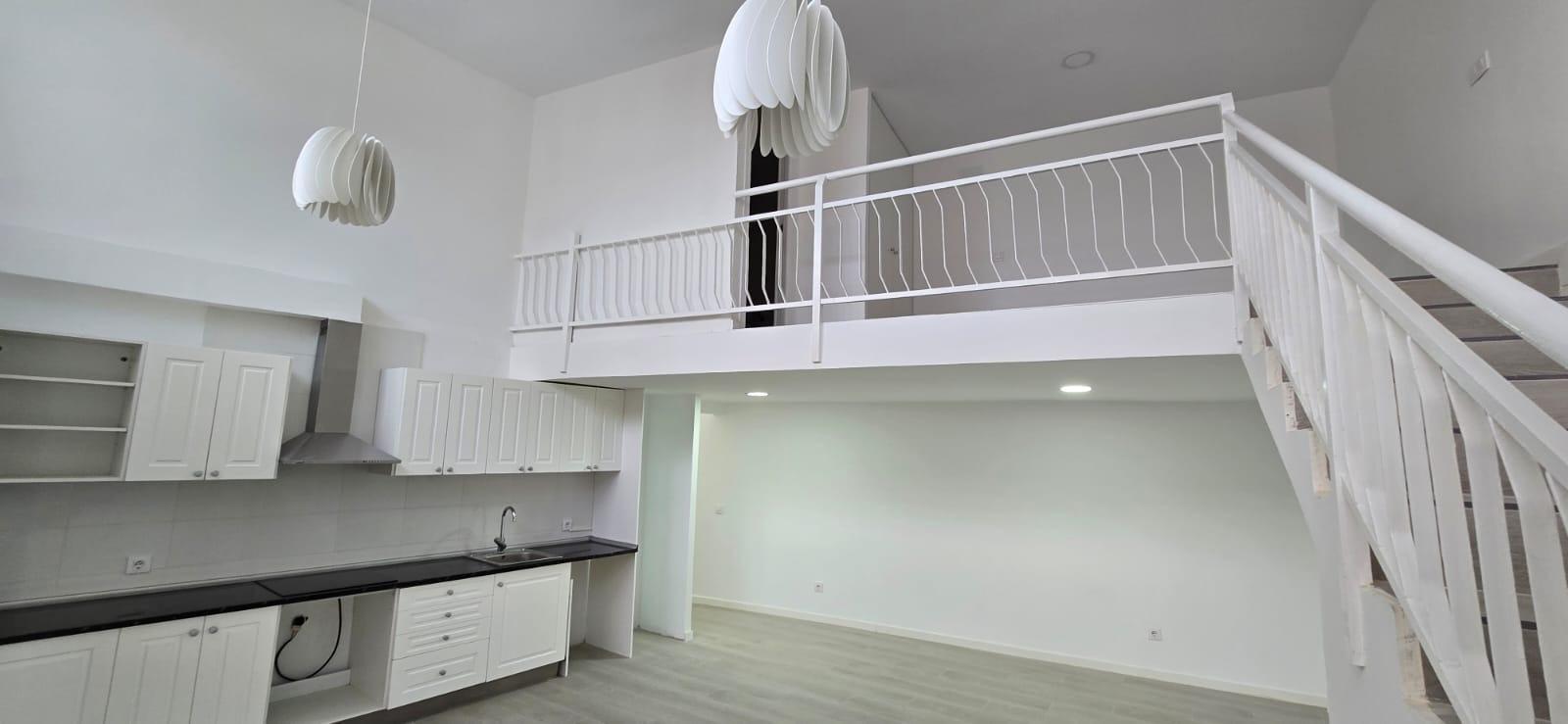 REMAX SORONA COMERCIALIZA PISO A ESTRENAR EN PELAYOS DE LA PRESA