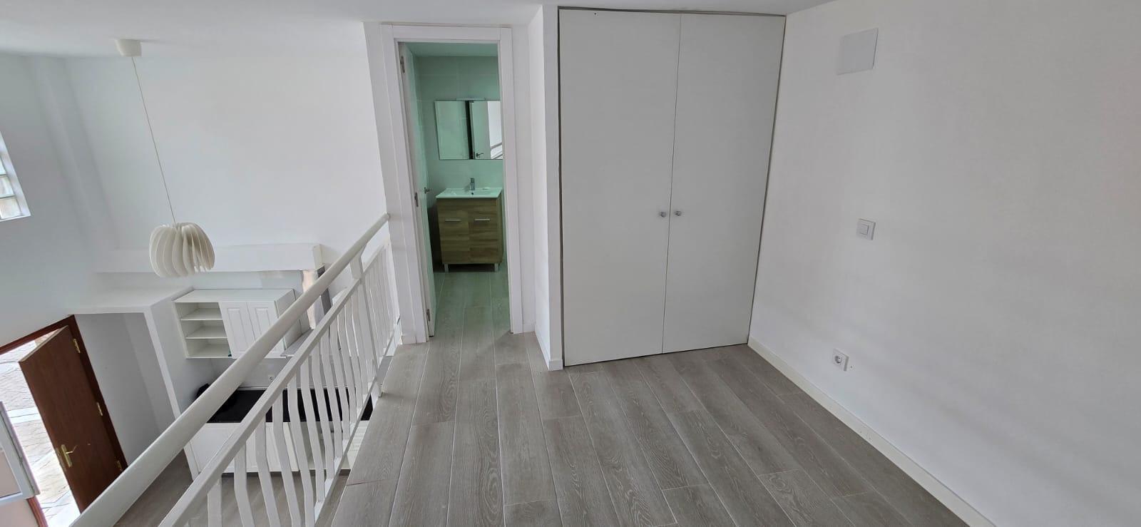 REMAX SORONA COMERCIALIZA PISO A ESTRENAR EN PELAYOS DE LA PRESA