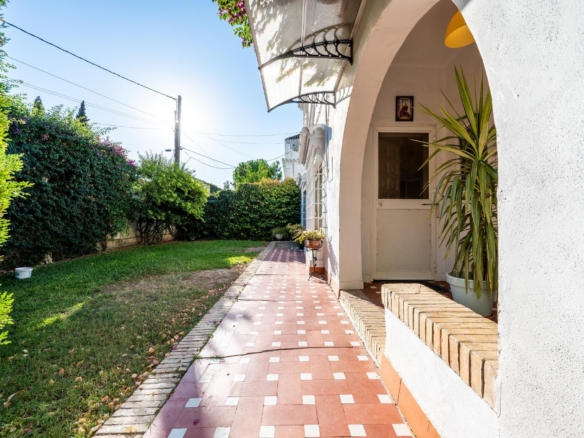 Chalet independiente junto al Colegio Europa