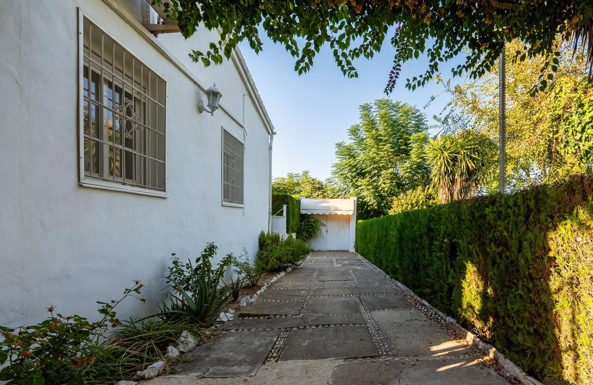 Chalet independiente junto al Colegio Europa