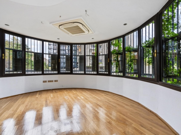 Vivienda en Edificio Torres Blancas.