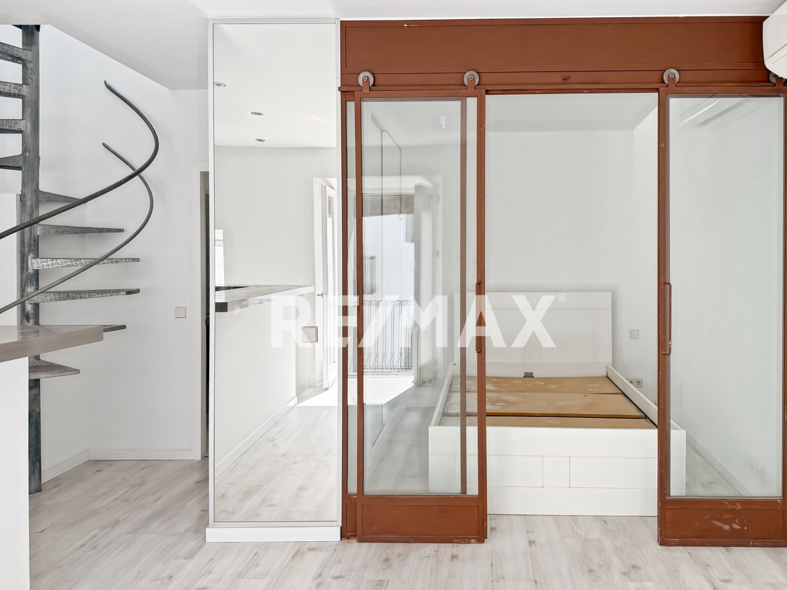 Ático con terraza privada y vistas a Dalt Vila en La Marina
