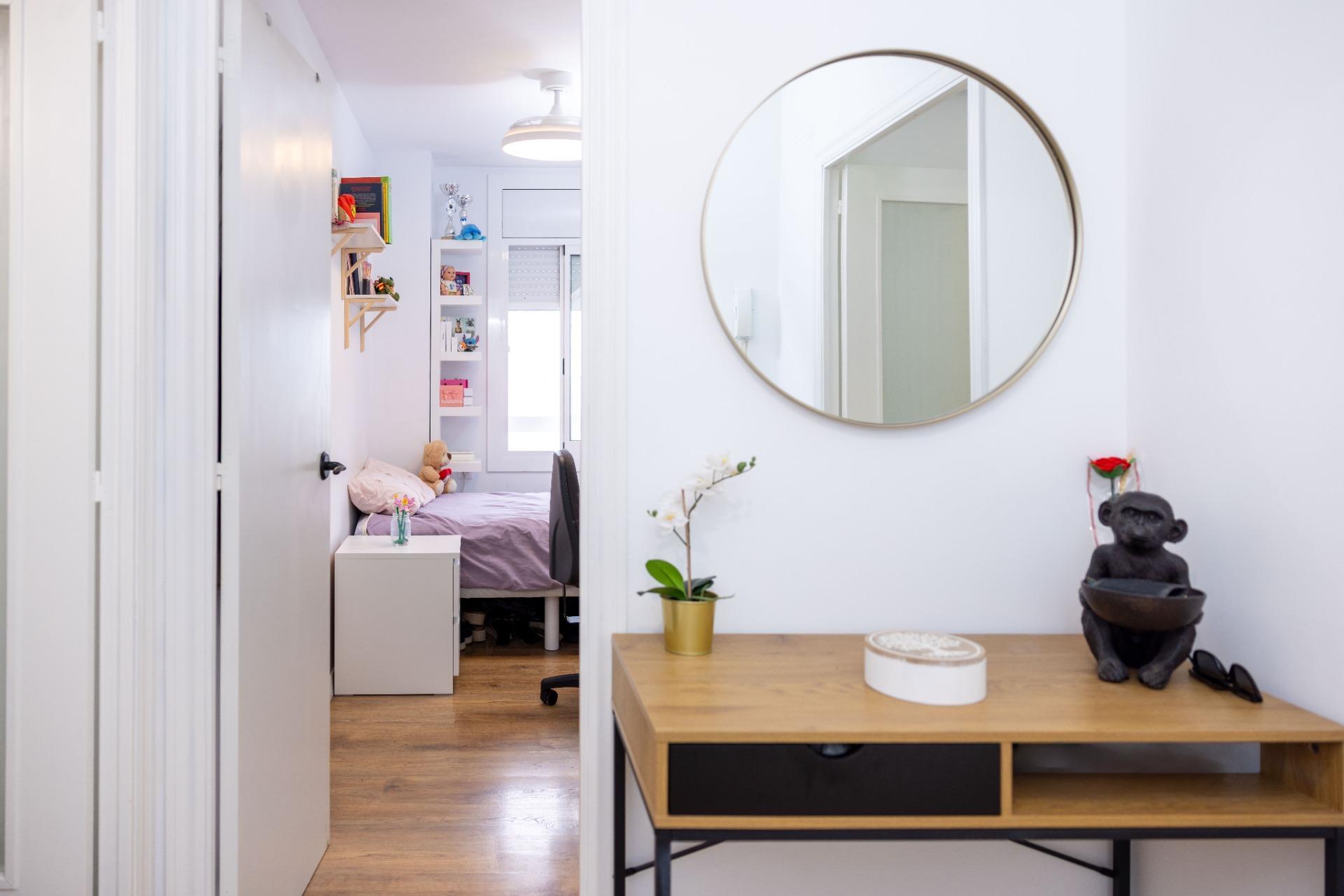 2-7-64 🏡 Piso reformado en muy buena zona, cerca del hospital
