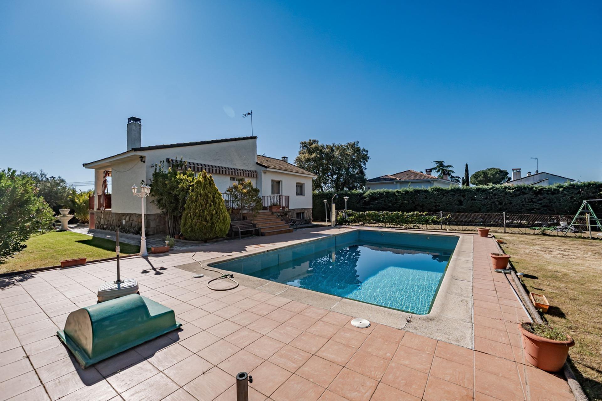 Chalet individual con piscina
