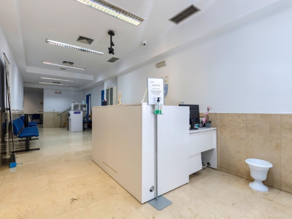 Local de 184 m² acondicionado como clínica, a pie de calle en Chamartín
