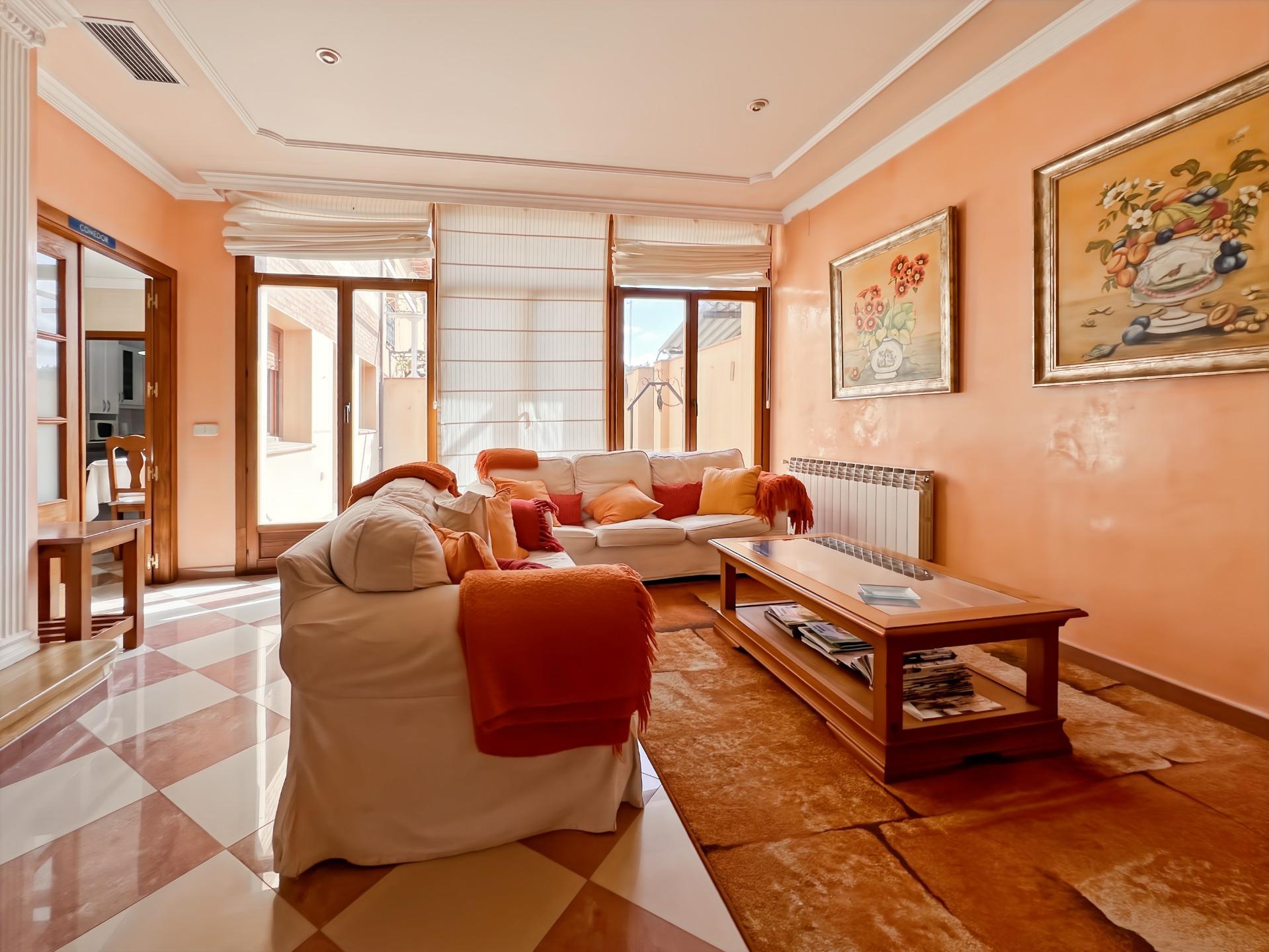 IMPRESIONANTE PROPIEDAD DE 506 M2 EN BUITRAGO: GRAN CASA FAMILIAR CON LICENCIA DE ALOJAMIENTO.