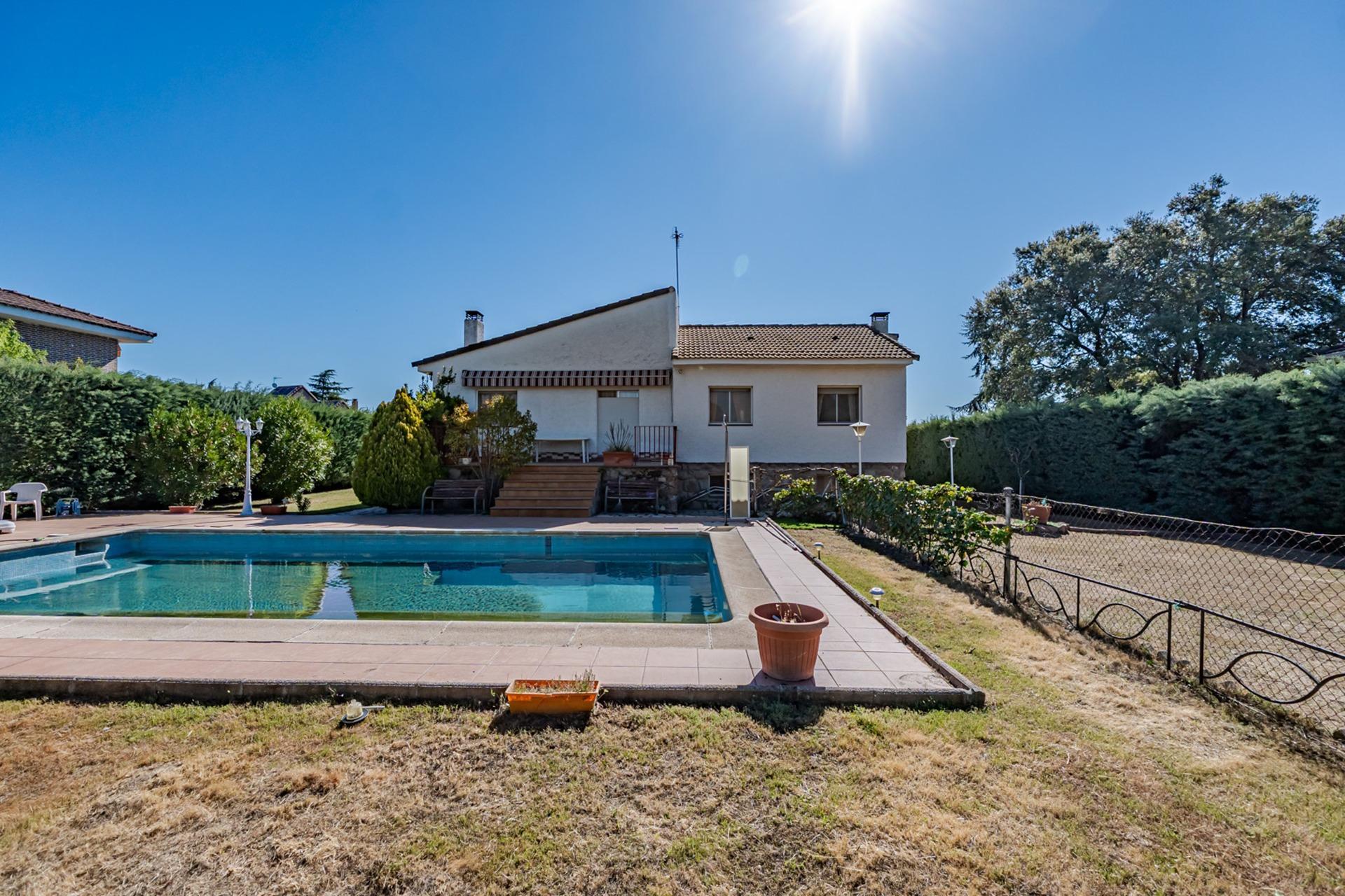 Chalet individual con piscina