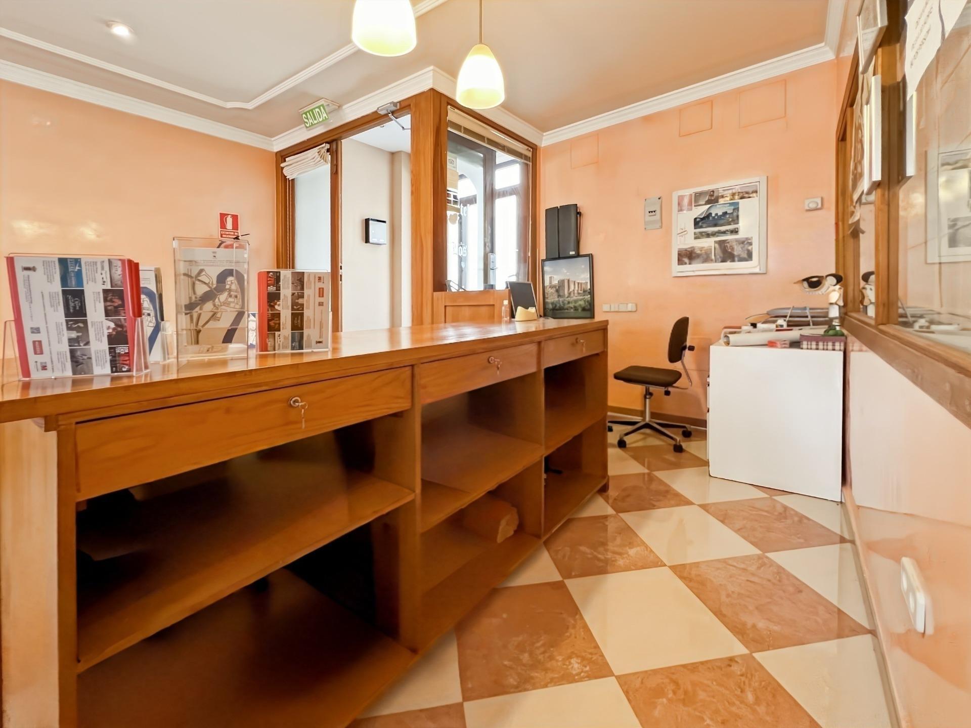 IMPRESIONANTE PROPIEDAD DE 506 M2 EN BUITRAGO: GRAN CASA FAMILIAR CON LICENCIA DE ALOJAMIENTO.