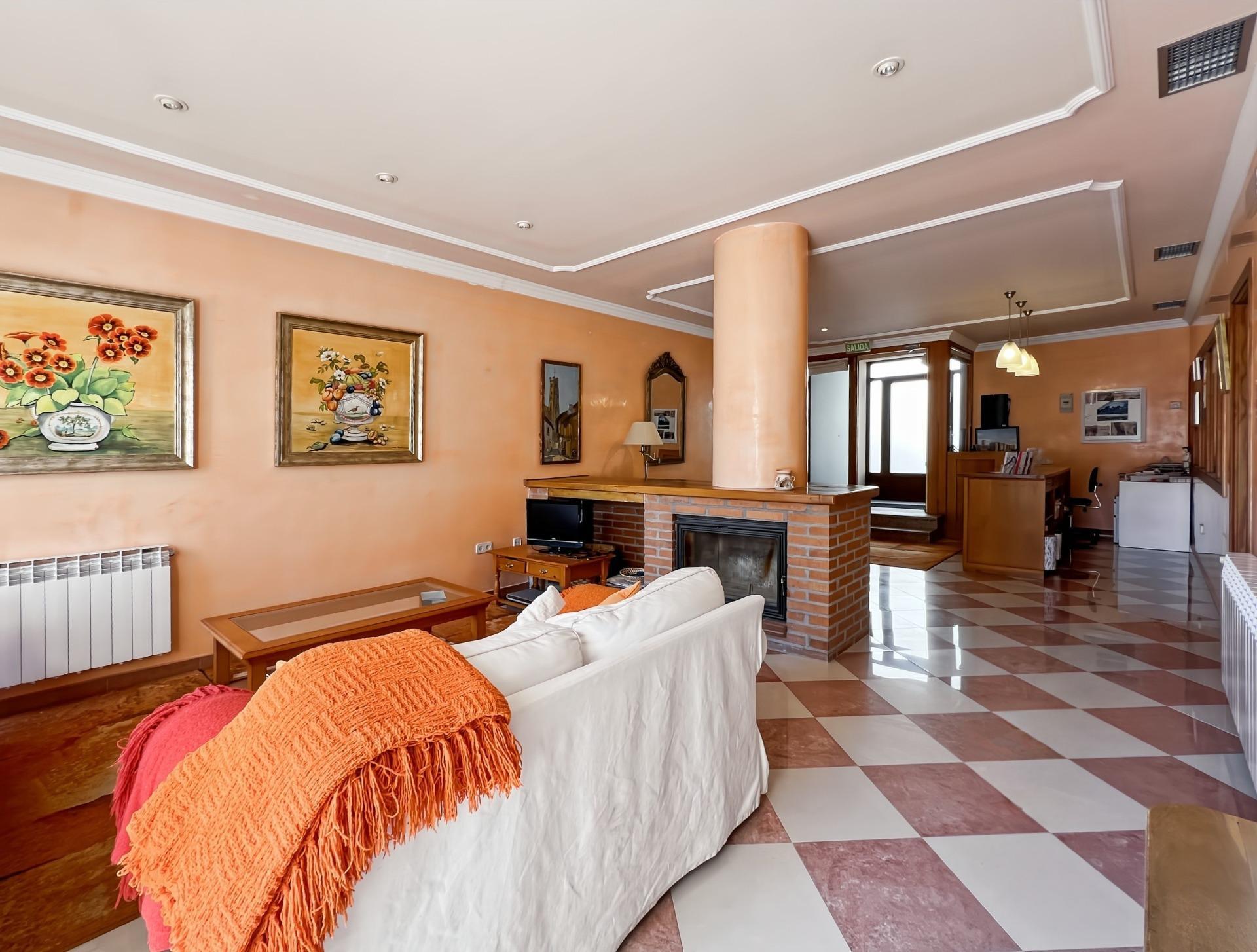 IMPRESIONANTE PROPIEDAD DE 506 M2 EN BUITRAGO: GRAN CASA FAMILIAR CON LICENCIA DE ALOJAMIENTO.