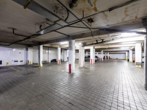 Plaza de garaje para coche grande en Ibiza – Retiro
