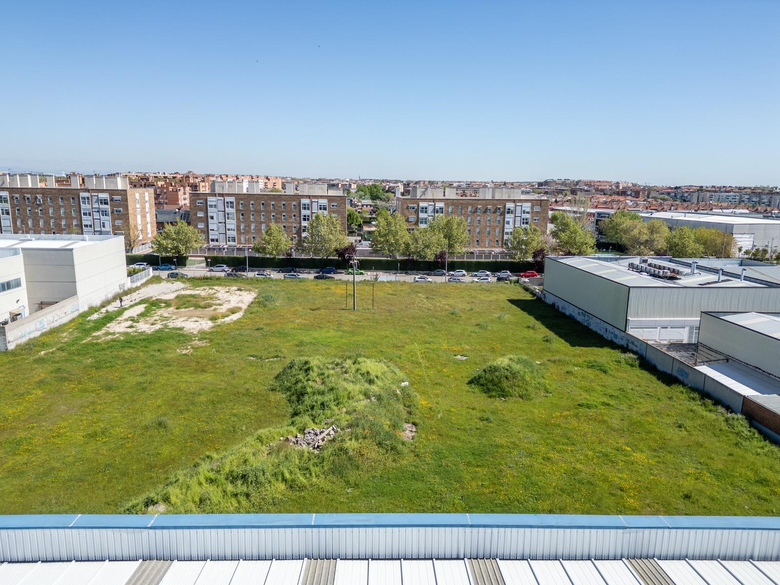 52-6-4 ¡OPORTUNIDAD INVERSORES Y EMPRESAS! Parcela Urbana de 2.627 m² Frente al Núcleo Urbano Ubicación pri