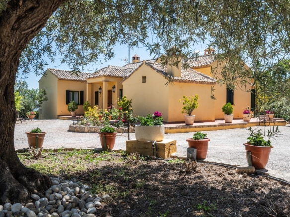 ^^ EN VENTA EXCLUSIVA – IMPRESIONANTE FINCA DE 4 HECTÁREAS EN VALGRANDE, CHINCHÓN ^**^  Ponemos a la