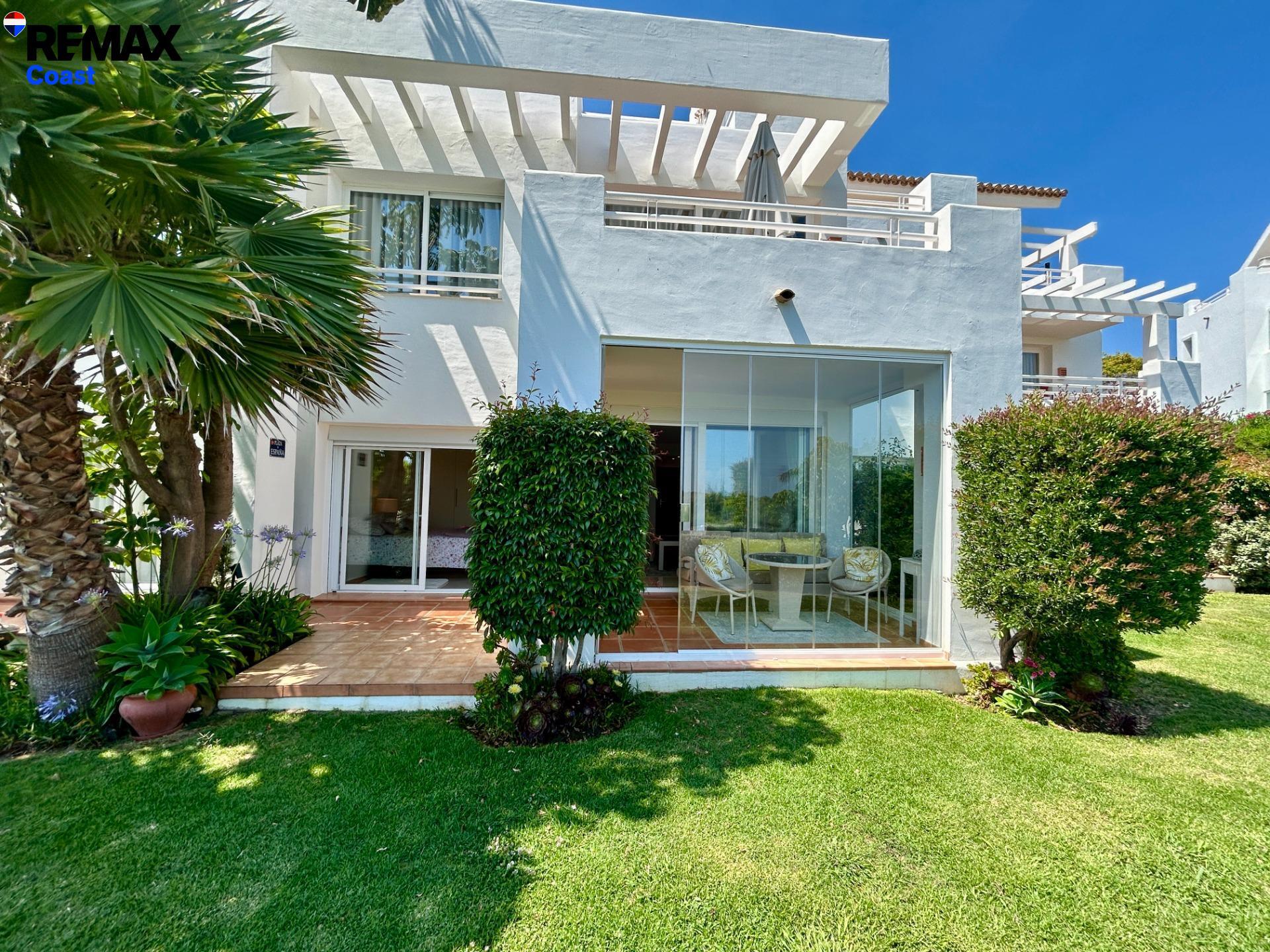 6-1-12 Apartamento en Alcazaba Lagoon con acceso a la Mayor Laguna Cristalina de Europa