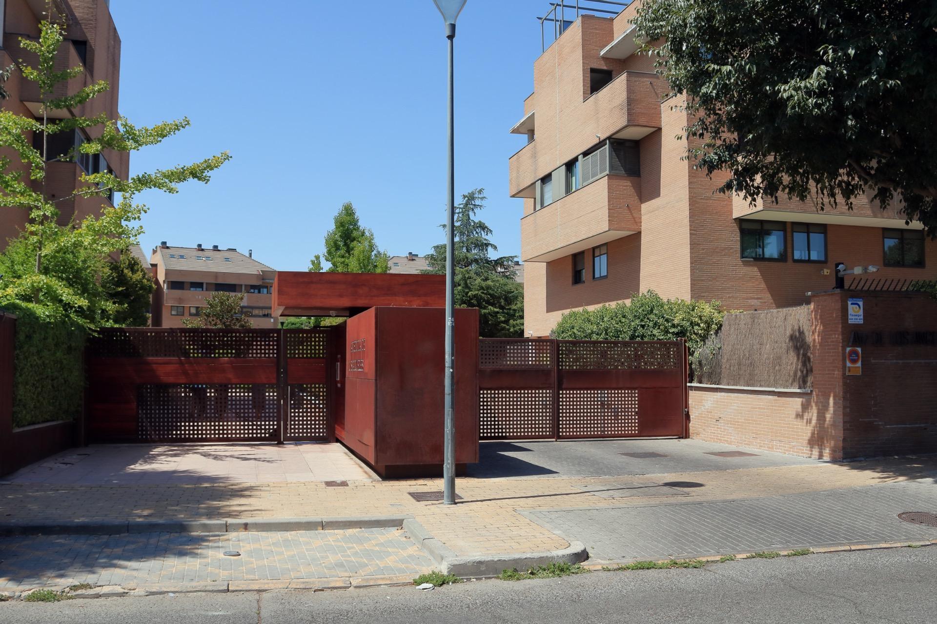 Exclusivo ático dúplex en Somosaguas – Pozuelo de Alarcón. Urbanización privada y seguridad 24 h