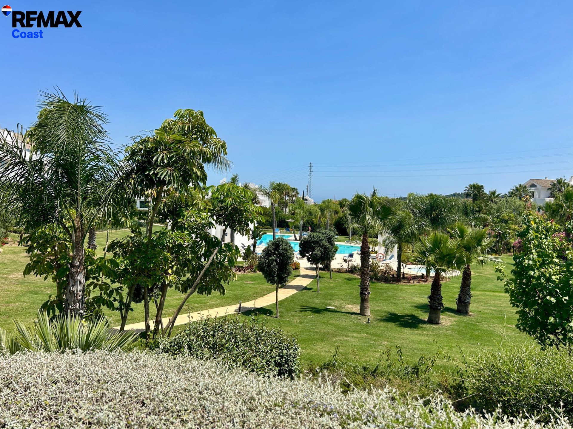 6-3-12 Apartamento en Alcazaba Lagoon con acceso a la Mayor Laguna Cristalina de Europa