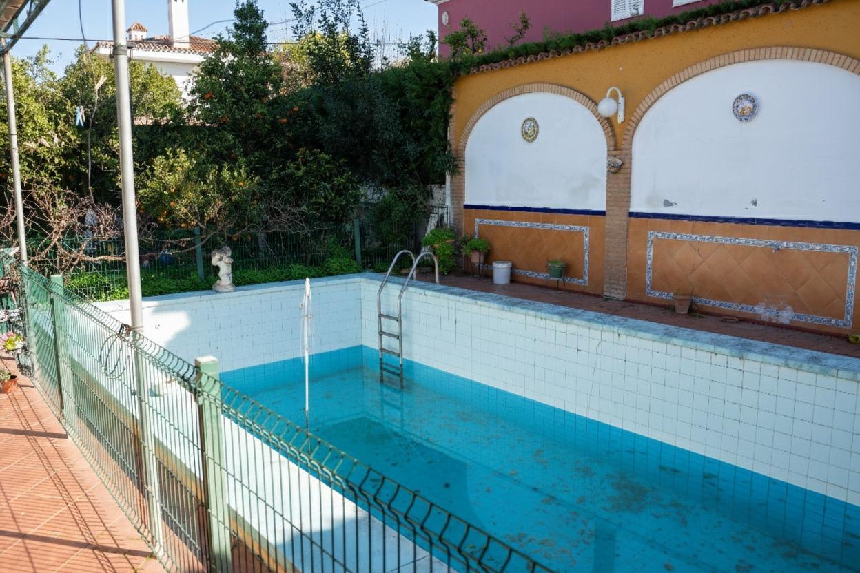 6-5-6 Espectacular Villa Unifamiliar en Gines: Espacio, versatilidad y confort