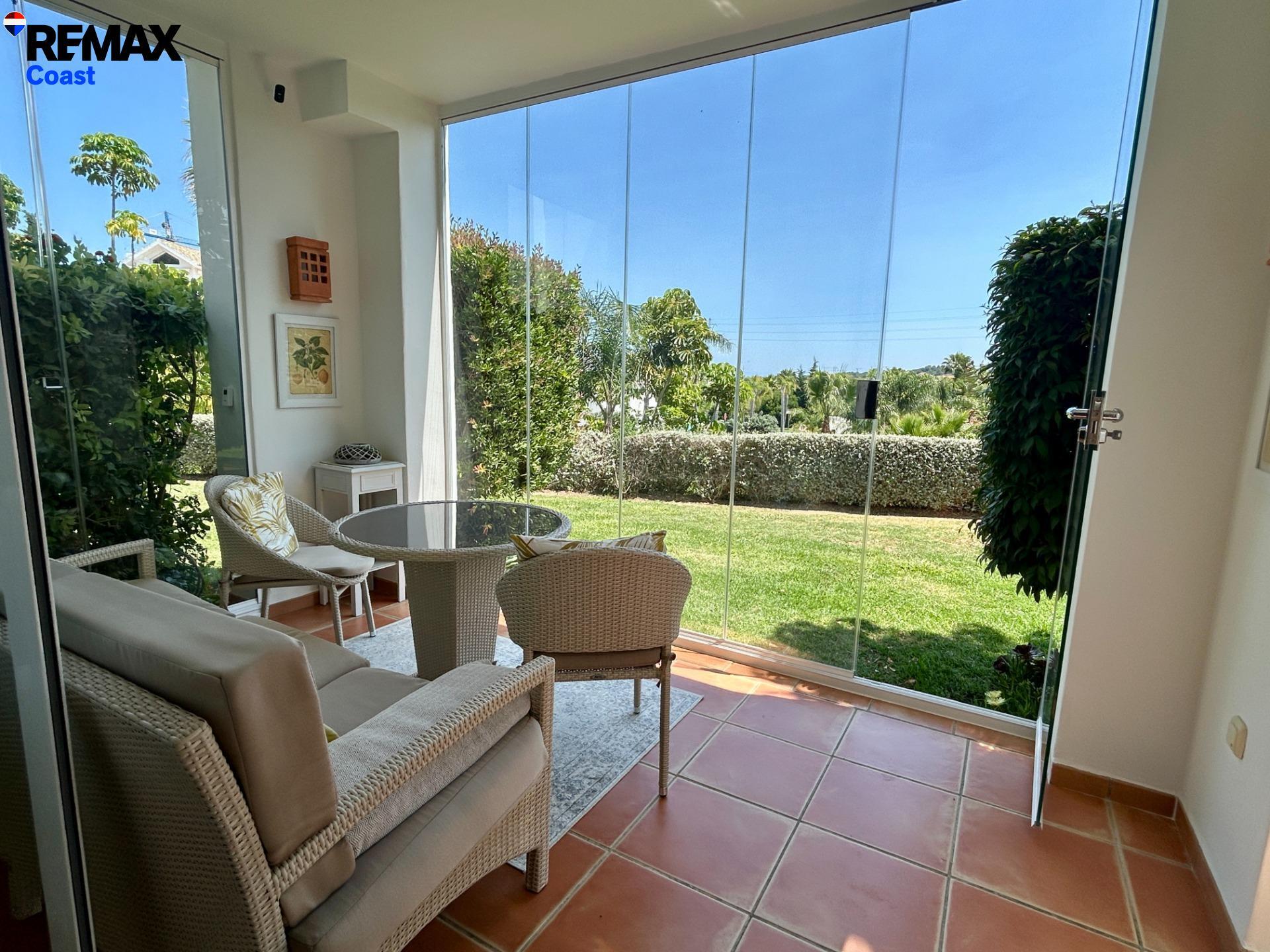 6-6-9 Apartamento en Alcazaba Lagoon con acceso a la Mayor Laguna Cristalina de Europa