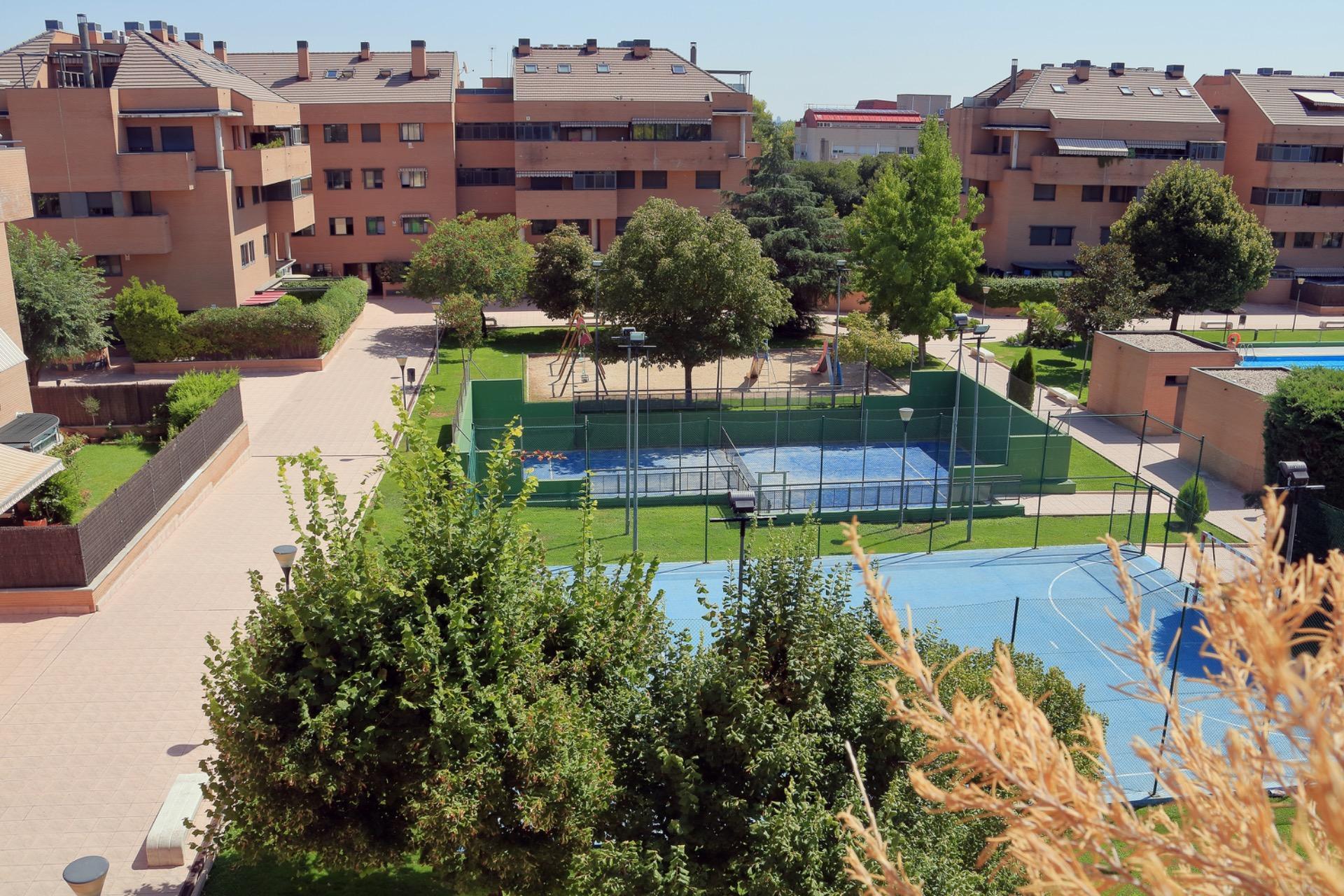 Exclusivo ático dúplex en Somosaguas – Pozuelo de Alarcón. Urbanización privada y seguridad 24 h