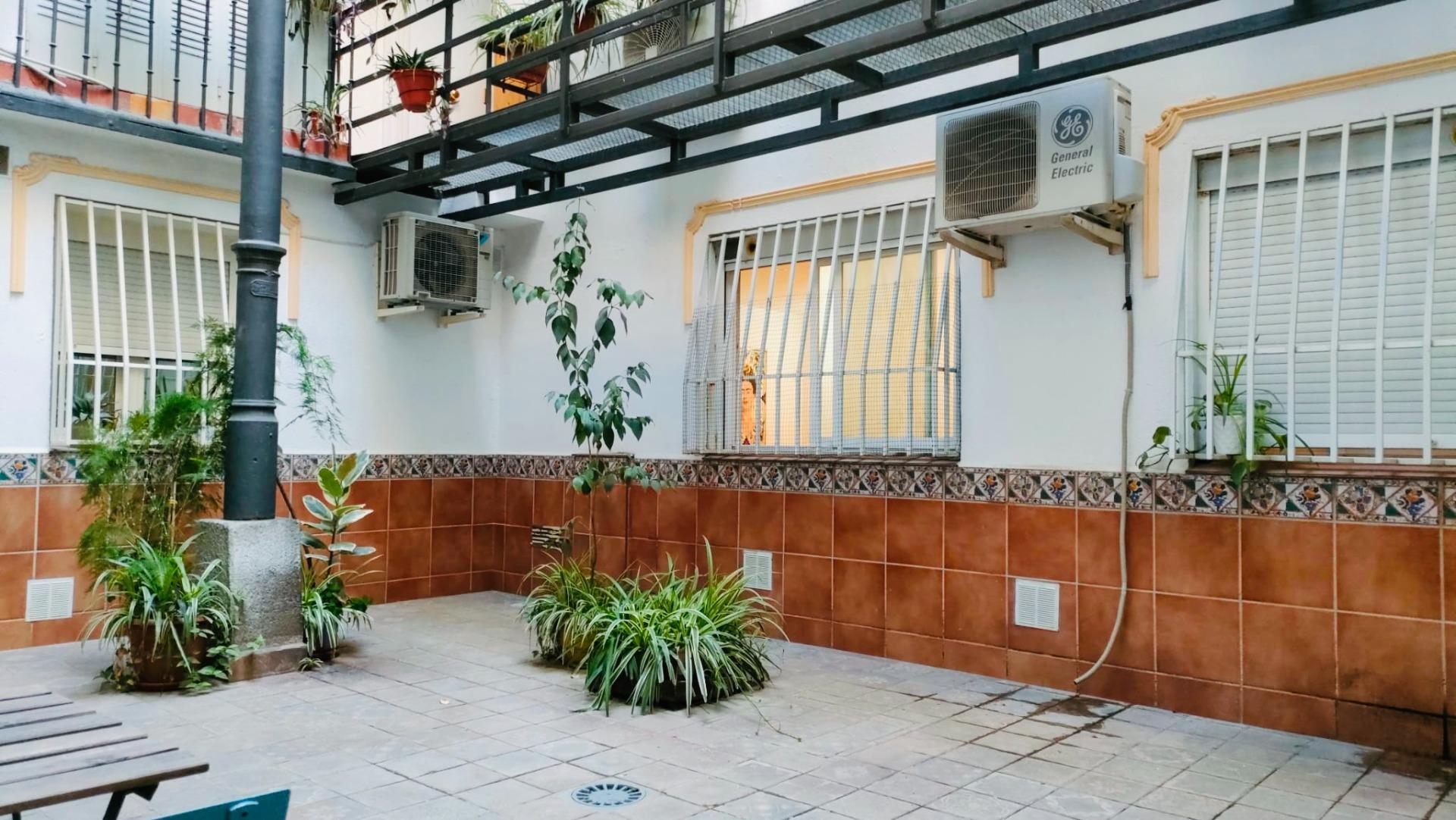 Estudio en alquiler en la calle Barco 28