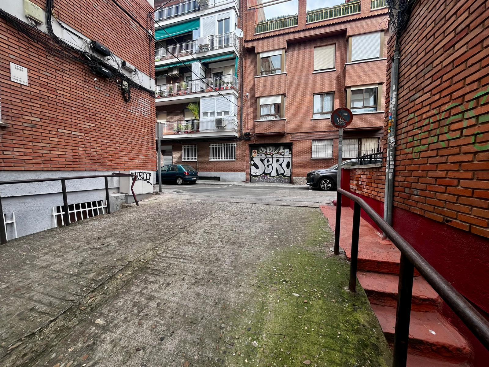 a1772555272.3084 Plaza de garaje para coche pequeño