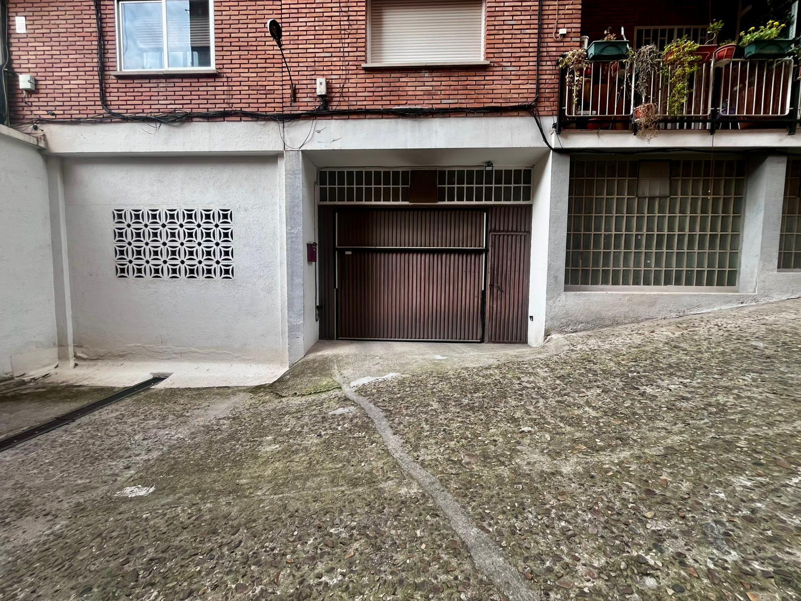 a1772555272.6111 Plaza de garaje para coche pequeño