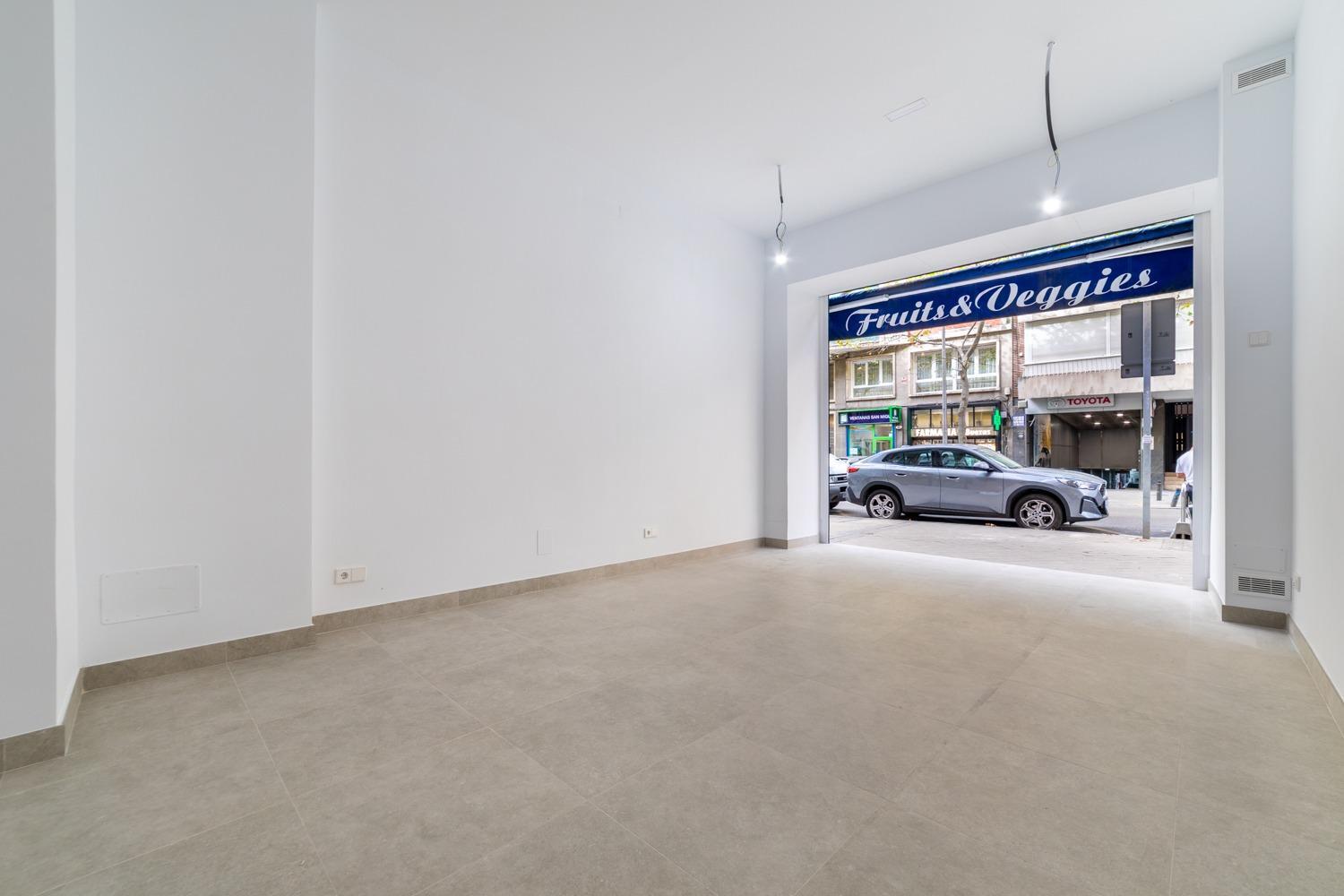 2-1-50 LOCAL COMERCIAL REFORMADO EN CALLE EDGAR NEVILLE