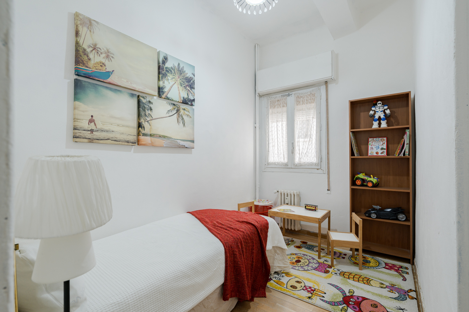 Vivienda luminosa y con amplios espacios en el barrio de Vallehermoso